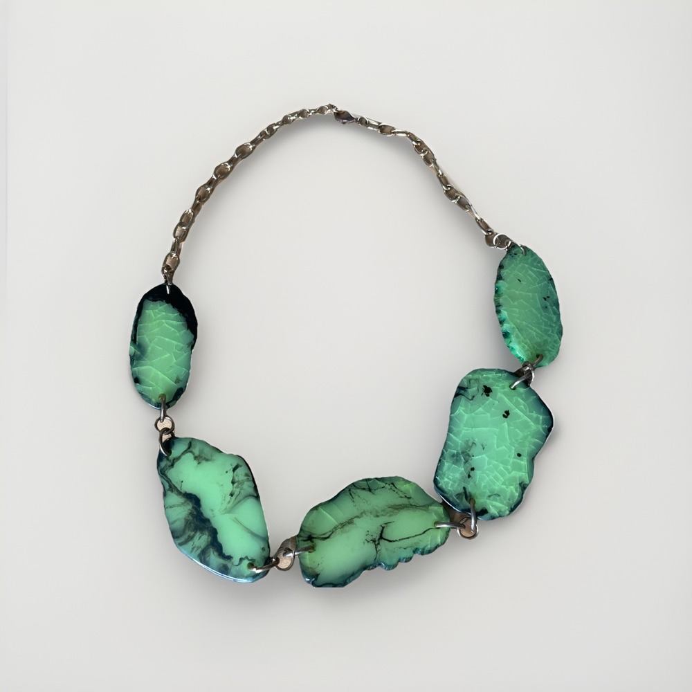 Chunky Green Cut Veined Stone Statement Necklace Gold Tone Chain